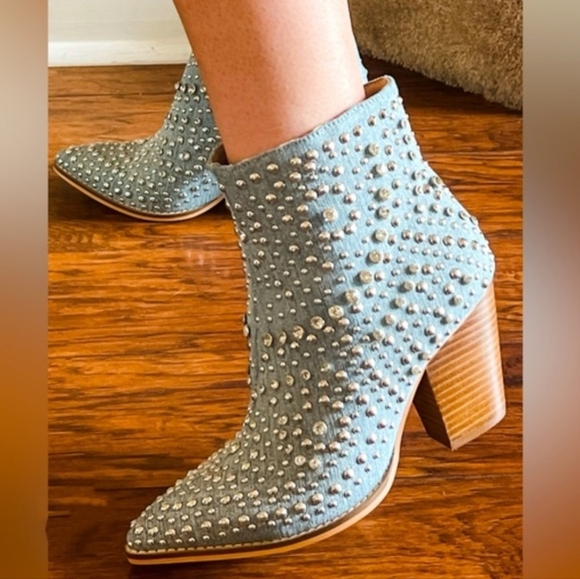 New Corkys Line Dance Silver Metallic Studded Crystal Western Ankle Boots - Picture 8 of 9